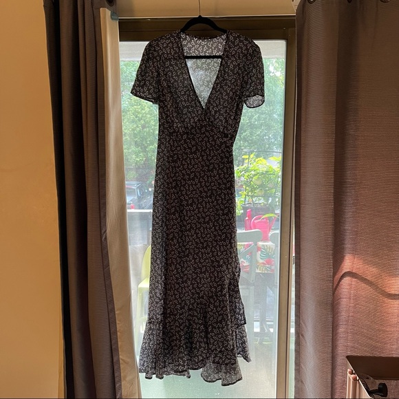 Boho Floral wrap dress with ruffle hem - Picture 4 of 10